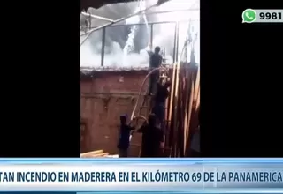 Reportan incendio en maderera en el kilómetro 69 de la Panamericana Sur