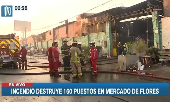 Rímac: Incendio destruyó 160 puestos del mercado de flores Santa Rosa |  Canal N