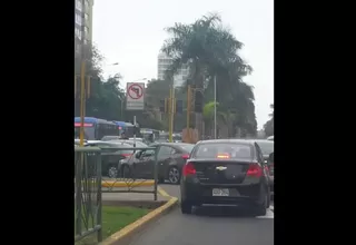 San Isidro: vehículos realizan giro prohibido en la Av. Javier Prado Oeste