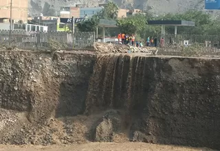 SJL: cascada formada por huaico desmorona base del Malecón Checa