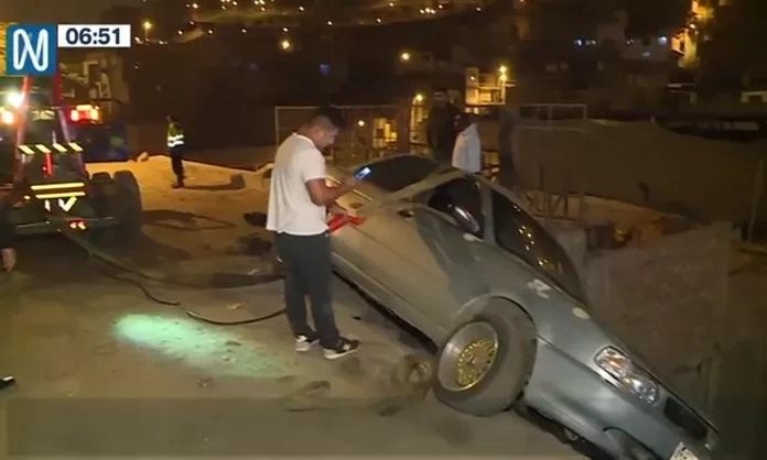 San Juan De Miraflores Auto Quedó En Una Pendiente A Punto De Caer