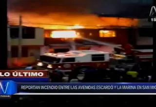 San Miguel: voraz incendio en una vivienda entre avenidas Escardó y La Marina