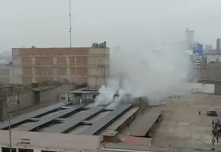 Centro de Lima: Reportan incendio en galería cercana a Paseo de los Héroes Navales