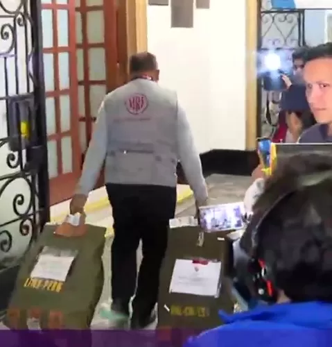 Segunda vuelta: Llegan las últimas actas del extranjero a ODPE Lima Centro 1