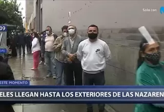 Fieles llegan hasta los exteriores de la iglesia de Las Nazarenas 