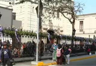 Señor de los Milagros: Fieles llegan a la iglesia Las Nazarenas