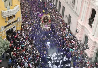 Señor de los Milagros inició su recorrido antes de la hora programada