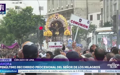 Señor de los Milagros realiza su cuarto y penúltimo recorrido procesional por las calles de Lima