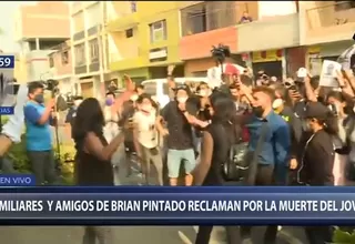 SMP: Amigos y familiares reclaman en comisaría por muerte de Brian Pintado durante protestas