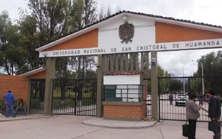Sunedu: La Universidad San Cristóbal de Huamanga recibió el ...