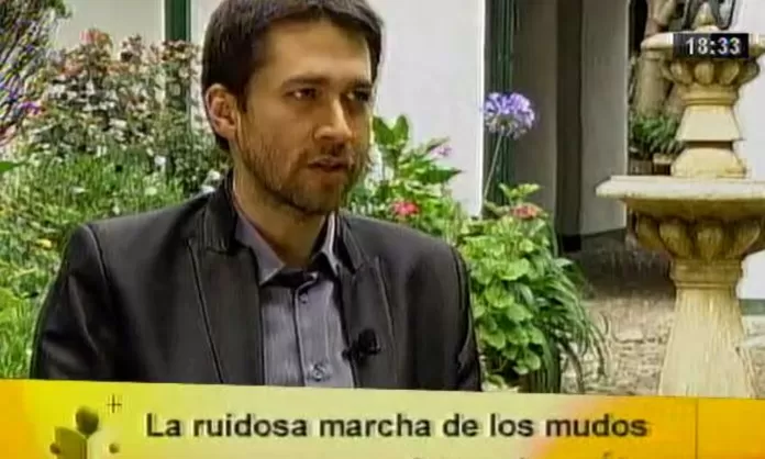 Tiempo de leer: Juan Álvarez habla de 'La ruidosa marcha de los mudos