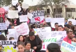 Trabajadores de centros de entretenimiento protestan contra restricciones horarias durante el estado de emergencia