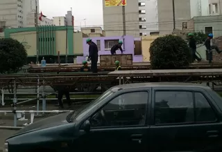 Retiro de estrados por el desfile de fiestas patrias avanza lentamente