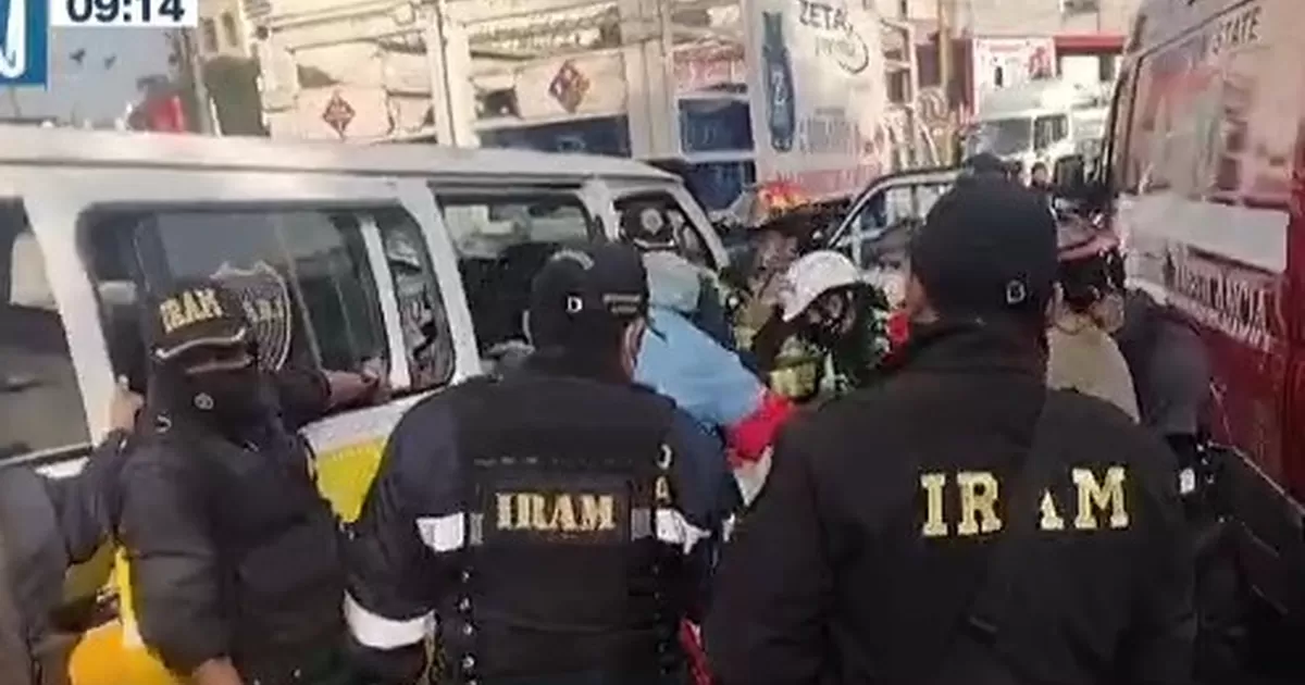 Trujillo: Choque entre combi y camión cargado con balones de gas dejó seis heridos