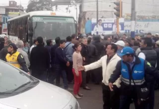 Transportistas del Callao bloquearon ruta del Corredor Azul en el Rímac