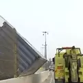 Vía de Evitamiento: Container se desprende de tráiler y provoca caída de torre de alumbrado