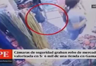 'Tenderas' roban mercadería en galería del emporio de Gamarra