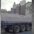 [VIDEO] Arequipa: Policía interviene camión cargado con bolsas de pegamento adulterado