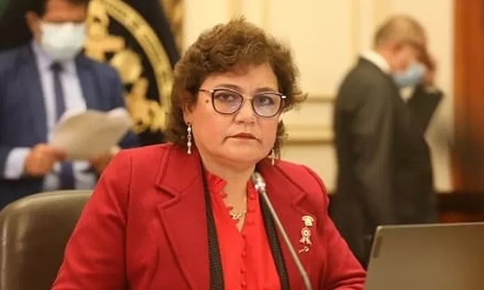 [VIDEO] Silvia Monteza: Nos demuestra que el presidente Castillo está ...