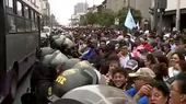 [VIDEO] Trabajadores municipales protestan frente al Congreso - Noticias de trabajadores-municipales