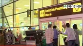 Viva Air: Pasajeros protestan en Aeropuerto Jorge Chávez porque aún no pueden viajar a sus destinos - Noticias de aeropuerto-arequipa