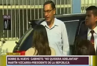 Vizcarra visitó colegio Melitón Carvajal: "La educación es un tema muy amplio"