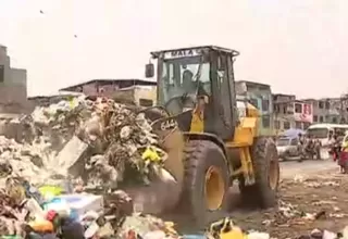 Miembros del Ejército limpian calles llenas de basura en VMT