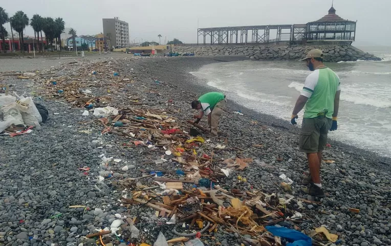 Voluntarios recogieron más de 150 toneladas de basura de las playas