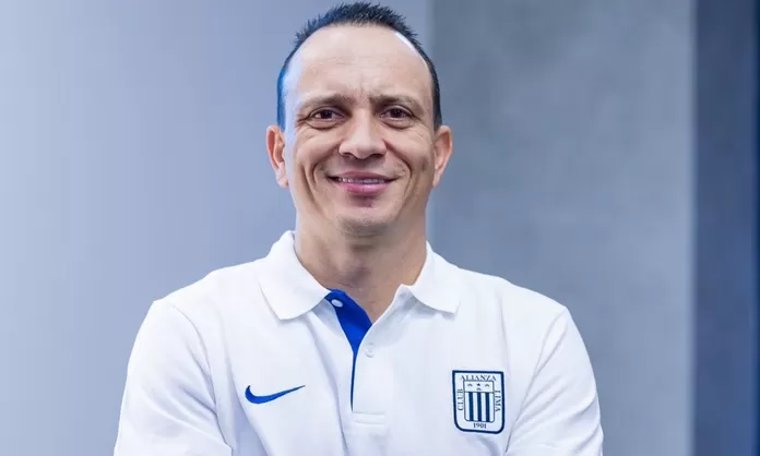 Alejandro Restrepo Fue Presentado Como Nuevo Dt De Alianza Lima Canal N