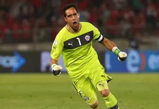 El portero chileno Claudio Bravo fue fichado por Barcelona