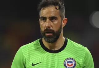 Claudio Bravo defiende al australiano Redmayne y llama "muy ingenuo" a Gallese