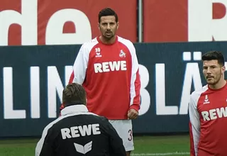 Claudio Pizarro se lesionó en el calentamiento previo al Colonia-Bremen