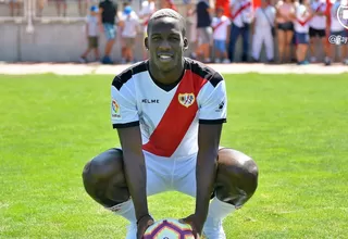 Hinchas del Rayo Vallecano critican a Luis Advíncula por su postura política