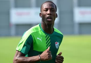 Luis Advíncula debutó en la victoria del Bursaspor sobre el Lakhwiya 