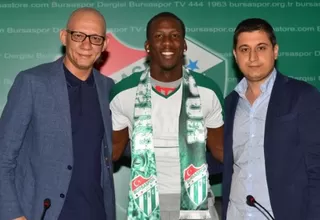 Luis Advíncula fue presentado en el Bursaspor de Turquía