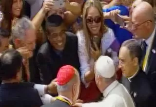 Papa Francisco saludó y conversó con Teófilo Cubillas