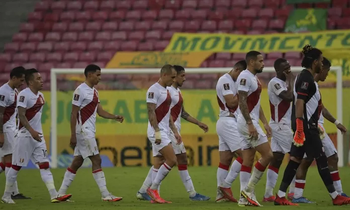 Perú cayó 2-0 ante Brasil en Recife por la fecha 10 de las ...