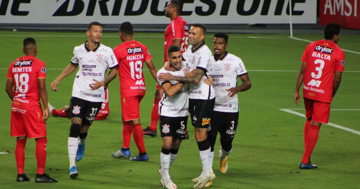 Sport Huancayo cayó goleado 3-0 ante Corinthians por el ...