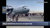 Video captó cómo varios afganos se aferraron a un avión para intentar huir de Afganistán - Noticias de avion