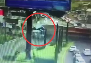 Al menos 10 muertos tras choque entre tren y bus en México
