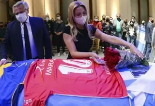 Argentina: Fernández despide a Diego Maradona con una camiseta de Argentinos Juniors