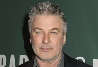 Alec Baldwin disparó arma de utilería que mató a una mujer en un rodaje