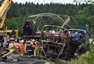 Alemania: incendio de bus con turistas a bordo deja 18 muertos