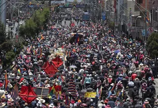 Bolivia: Policía dispersó con bombas lacrimógenas masiva marcha contra gobierno de Jeanine Áñez