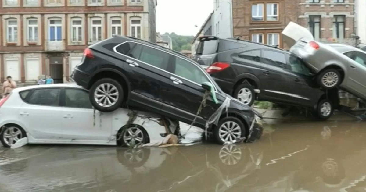 Lluvias e inundaciones dejan casi 130 muertos y decenas de desaparecidos en Europa Lluvias e inundaciones dejan casi 130 muertos y decenas de desaparecidos en Europa