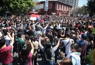 Chile: decretan nuevo toque de queda en Santiago tras jornada de saqueos e incendios