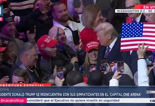 Donald Trump y su esposa Melania en el Capital One Arena