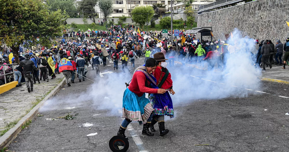 Ecuador: Indígenas intentan ingresar al Congreso