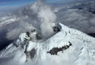 Ecuador: volcán Cotopaxi  emite columna de ceniza de 1.5 kilómetros