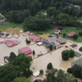 EE.UU: inundaciones devastadoras causan muertes en Kentucky
